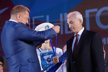 В День города чествовали почетного гражданина города Калининграда – 2016 Игоря Вайсбейна В День города чествовали почетного гражданина города Калининграда – 2016 Игоря Вайсбейна