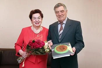 Семья главного врача Славской ЦРБ вошла в число победителей всероссийского конкурса «Семья года» Семья главного врача Славской ЦРБ вошла в число победителей всероссийского конкурса «Семья года»